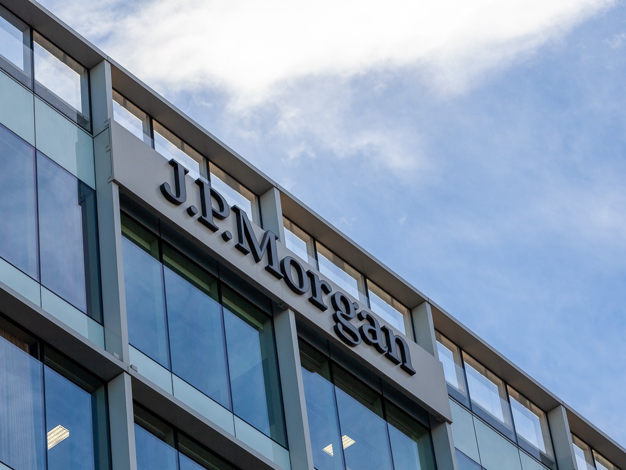 Paul McArdle: Banking giants fight PE to keep their graduate talent