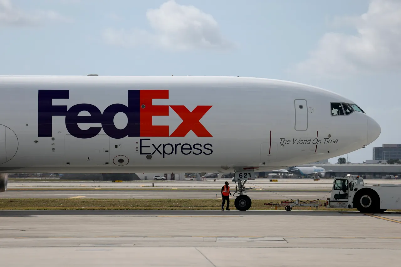Why Is FedEx Stock Dipping Nearly 2% Premarket Today?