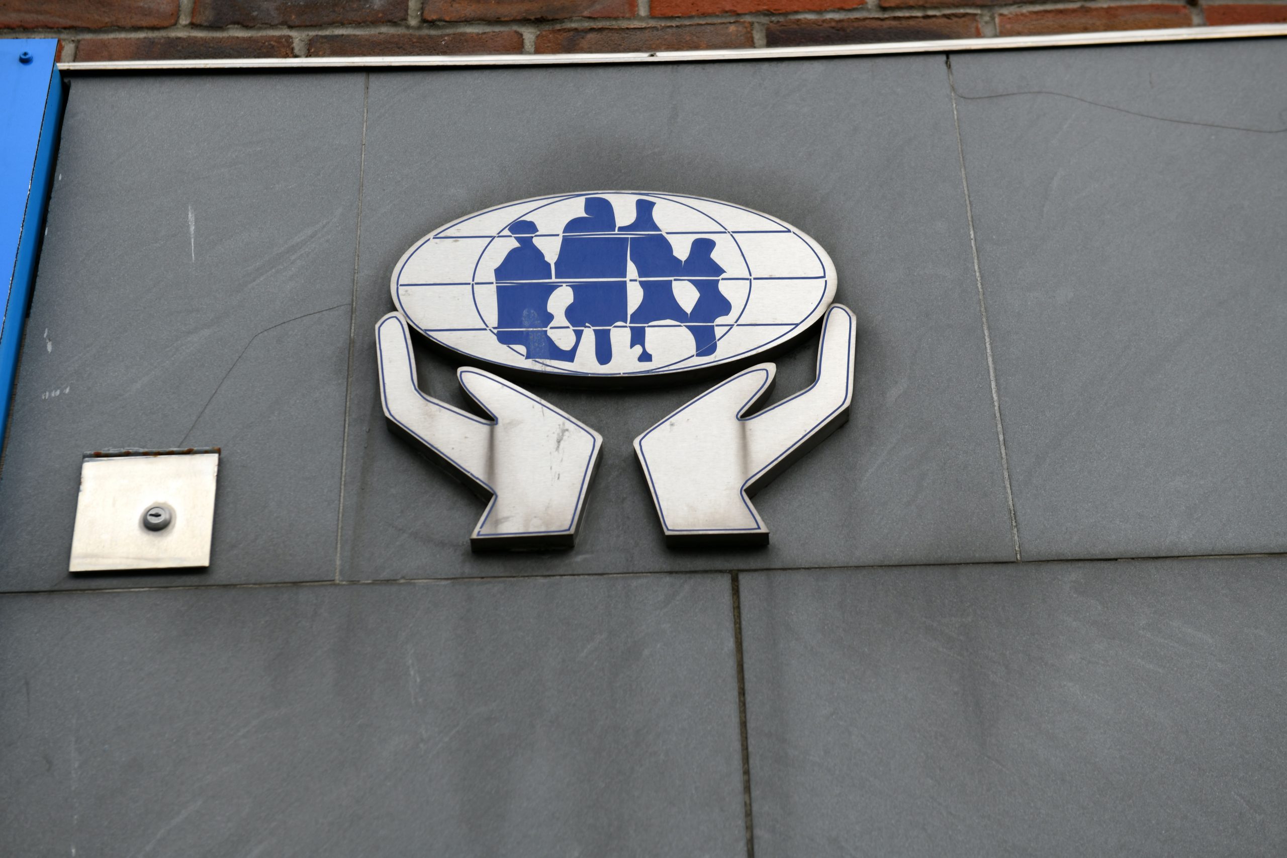 When the safety net unravels: How an insurance withdrawal left credit unions exposed